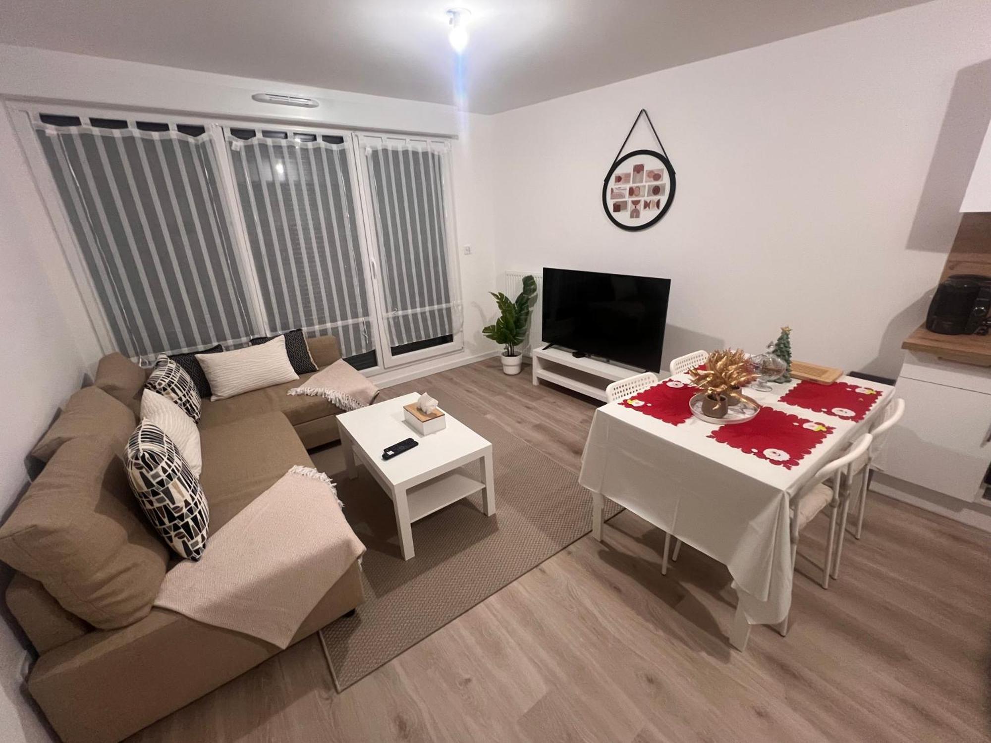 Apartment Wifi Parking Paris Chessy (Seine-et-Marne)